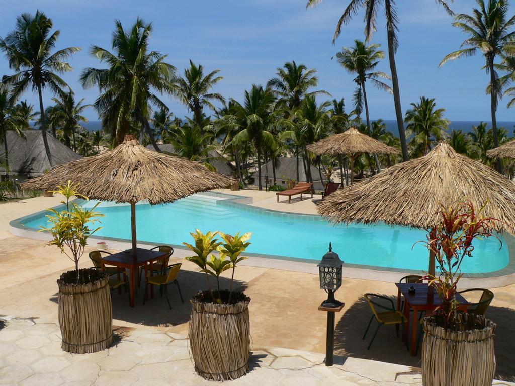 Blue Moon Beach Holiday Resort Іньямбане Екстер'єр фото